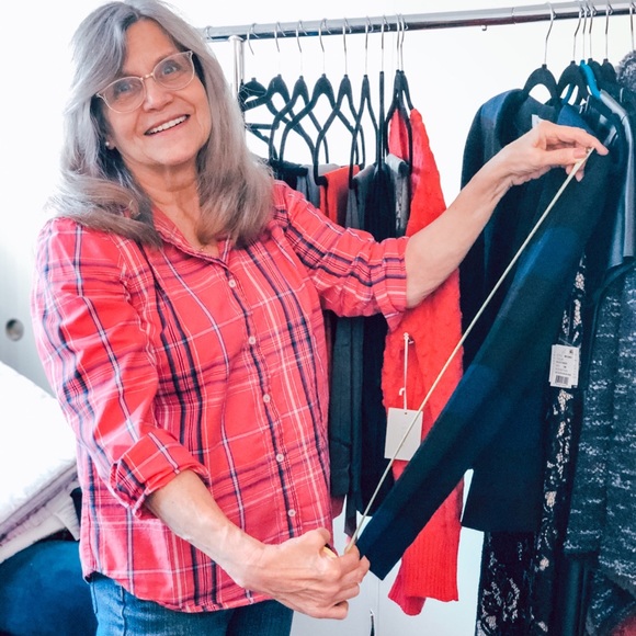 Like to bookmark our closet! - Picture 3 of 16